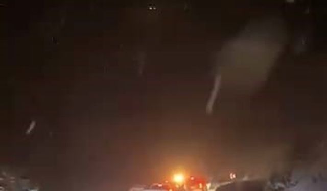 Oylat Kaplıcaları'nda 20 araç yolda mahsur kaldı