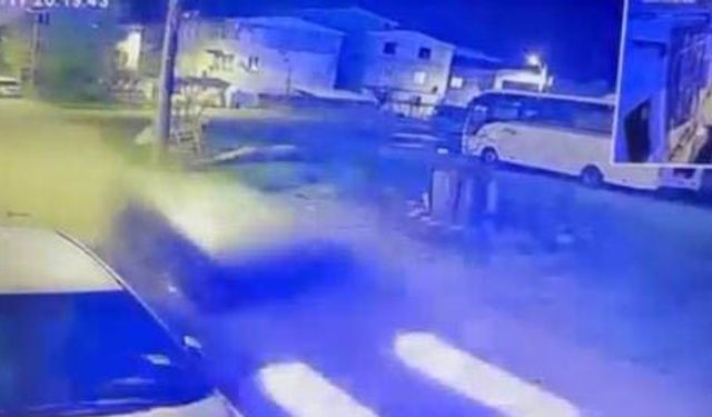 Park halindeki otomobile çarpıp kaçtı