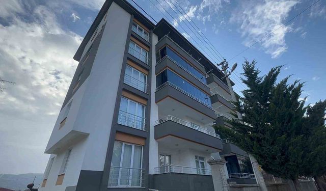 Sanal kumarda ailesinin mal varlığını kaybeden öğretmen hayatına son verdi