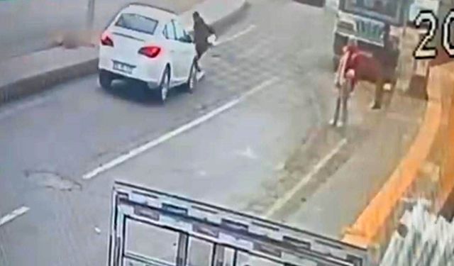 Siirt'te otomobilin yayaya çarptığı anlar kameraya yansıdı