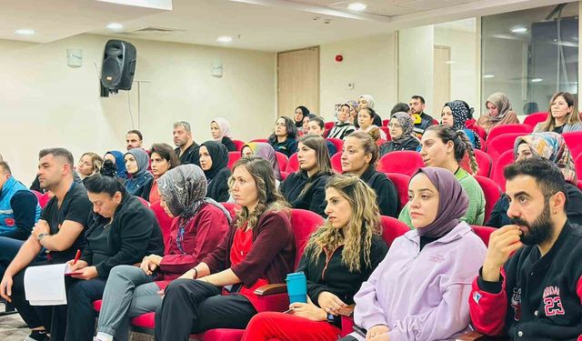 Siirt'te sağlık personeline verem eğitimi verildi