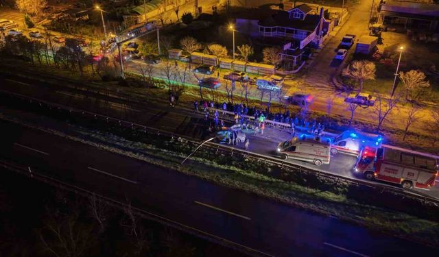 Silivri'de feci kaza: Araçta sıkışan sürücü hayatını kaybetti