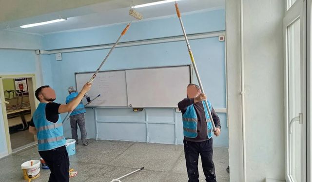 Sinop'ta yükümlülerden okullara bakım ve onarım desteği