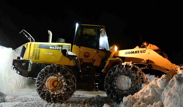 Şırnak'ta kar esareti: Açılan yollar tekrar kapanıyor