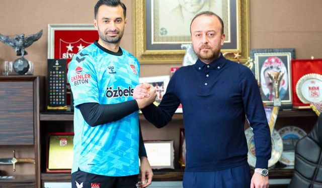 Sivasspor'da transfer yasağı kalktı, ilk imza Gökhan Akkan'dan
