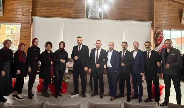 Tavşanlı Berberler ve Kuaförler Odası'nda Onur Düvenli yeniden seçildi