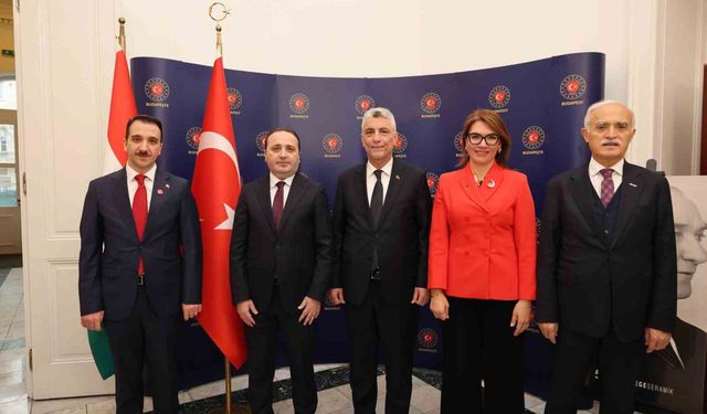 Ticaret Bakanı Bolat, Macaristan'da