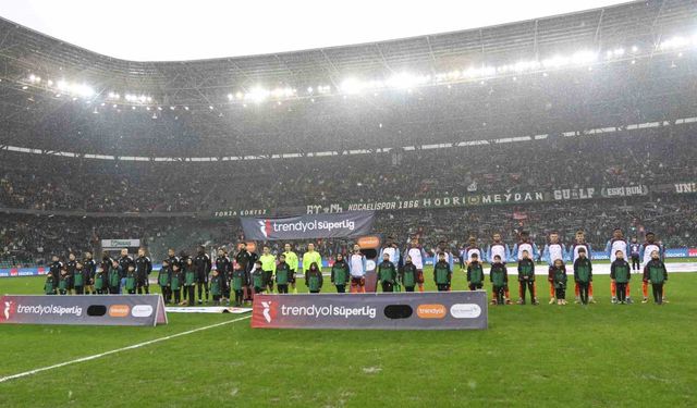 Trendyol Süper Lig: Kocaelispor: 0 - Trabzonspor: 0 (Maç devam ediyor)