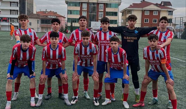 U16 Gençler Ligi'nde çekişme devam ediyor