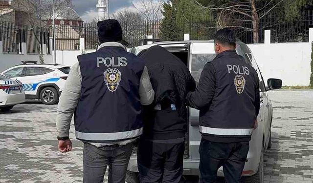 Uyuşturucu tacirinden şoke eden yöntem: Maddeleri trafik tabelalarına bıraktı