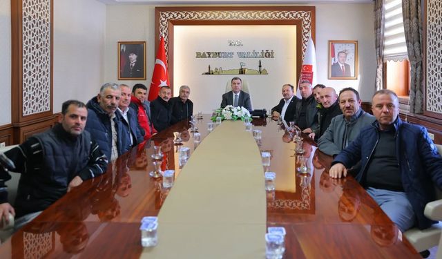 Vali Eldivan muhtarlarla bir araya geldi