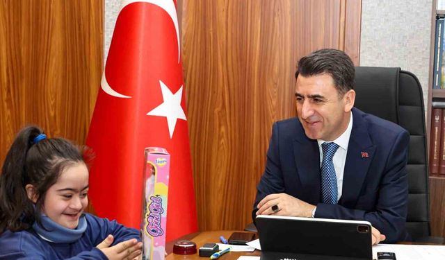 Vali Şefik Aygöl, vatandaşlarla bir araya geldi