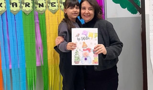 Yarıyıl tatili başladı, İzmir'de 721 bin 862 öğrenci karne sevinci yaşadı