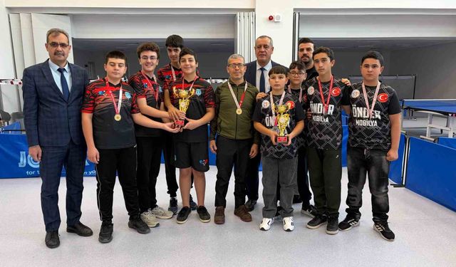 Yıldız Erkekler Masa Tenisi Müsabakaları tamamlandı