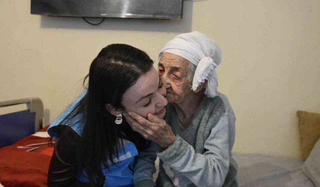 101 yaşındaki hastaya evde özel bakım