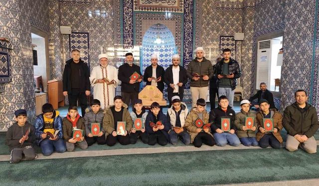 Akdağmadeni'nde gönülleri birleştiren proje: Hatim kumbarası