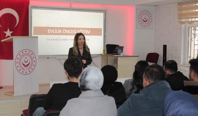 Aksaray'da genç çiftlere evlilik öncesi eğitim veriliyor