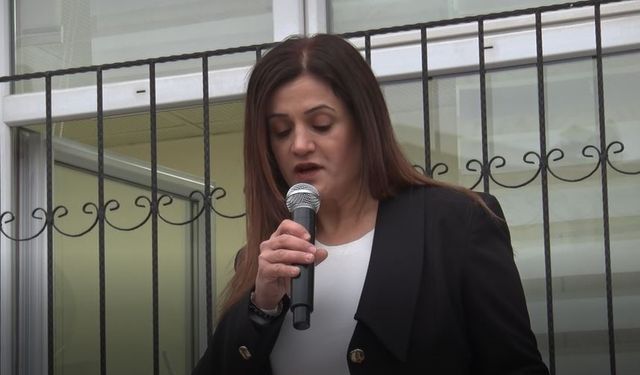 Ankara'da öğrencilerden 6 Şubat depreminde hayatını kaybedenler için saygı duruşu