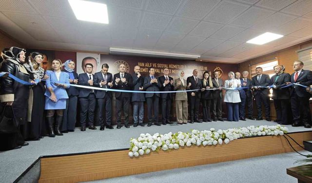 Bakan Göktaş: '28 Şubat'ın karanlık izlerini silmek için gece gündüz demeden çalışmaya devam edeceğiz'