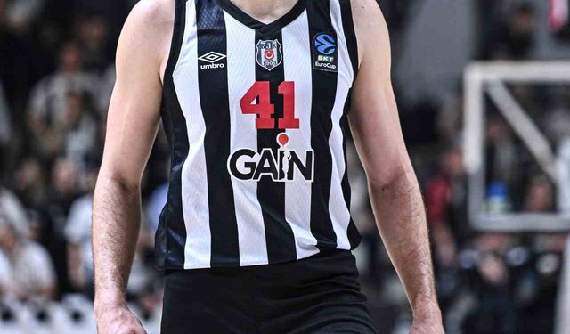 Beşiktaş'ta Ante Zizic hırsıyla panyayı kırdı, potayı parçaladı