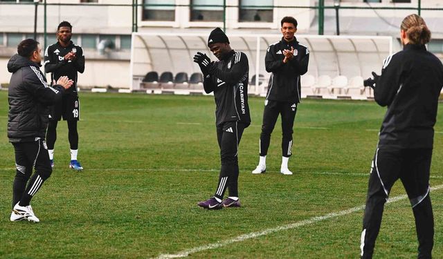 Beşiktaş'ta Junior Olaitan ilk idmanına çıktı