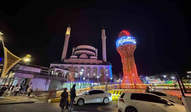 Bingöl'de ilk teravih coşkusu yaşandı