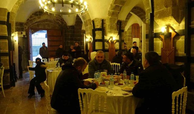 Bitlis'te yüzlerce vatandaşa iftar ikramı