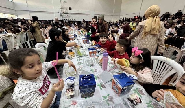 Çorum Belediyesi'nden çocuklara 'tekne orucu' iftarı