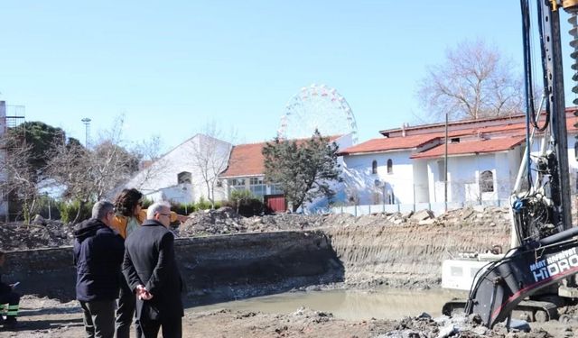 Edremit'te yapımı süren okul inşaatında inceleme