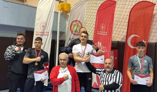 Elazığ'a bilek güreşinde 4 madalya