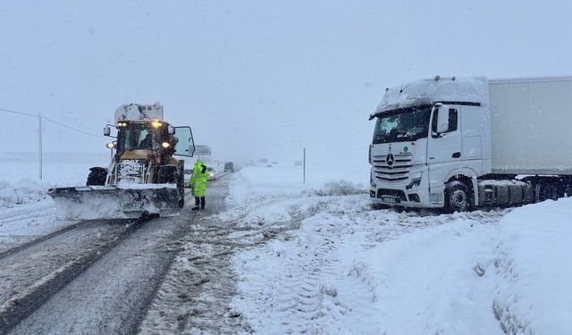 Erzincan-Sivas ve Erzincan-Erzurum yolunda tipi engeli