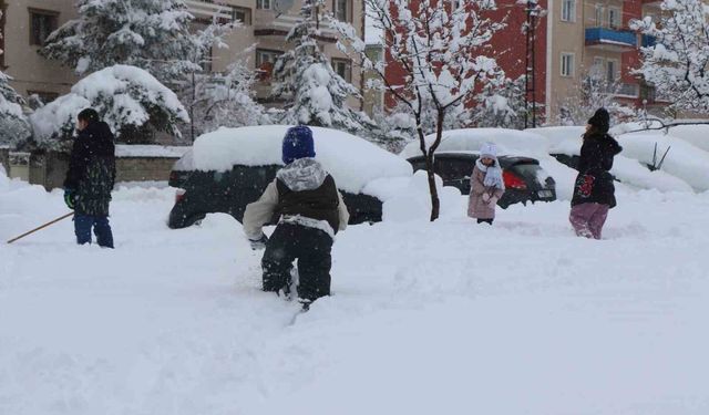 Erzincan'da buzlanma riski nedeniyle eğitime 1 gün ara