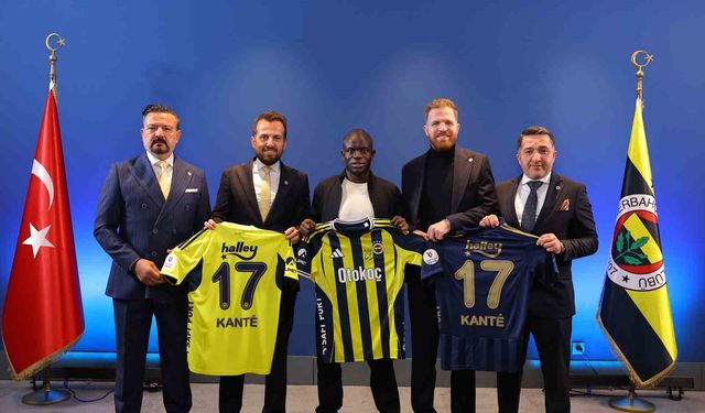 Fenerbahçe'nin yeni transferi N'Golo Kante, İstanbul'da