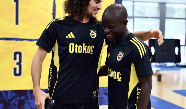 Fenerbahçe'nin yeni transferi N'Golo Kante, tesisleri gezdi ve ilk antrenmanını yaptı