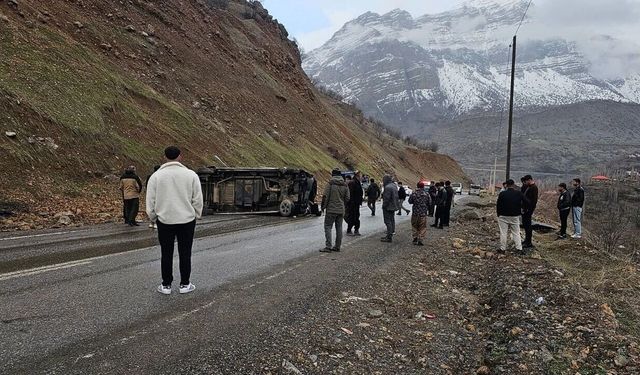 Hakkari'de trafik kazası: 2 yaralı