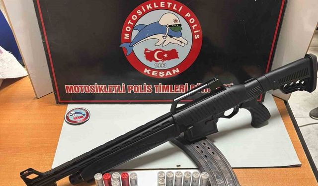 Halının içerisine gizlenmiş av tüfeği ele geçirildi