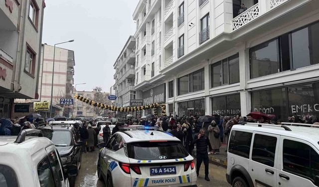 Iğdır'da AVM açılışı izdiham endişesiyle iptal edildi