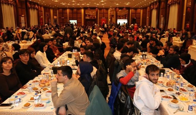 İnönü Üniversitesi öğrencileri kampüs iftarında buluştu