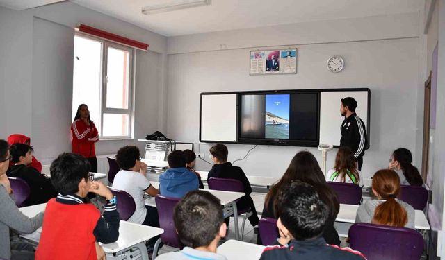 Karaman'da kürek sporu için okullarda yetenek taraması yapıldı