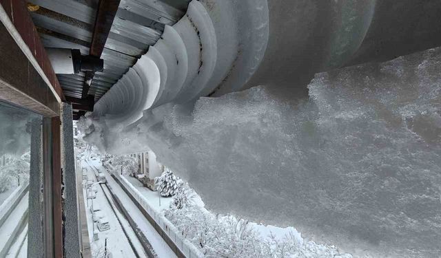 Karın başkenti Bitlis'te kış geri geldi