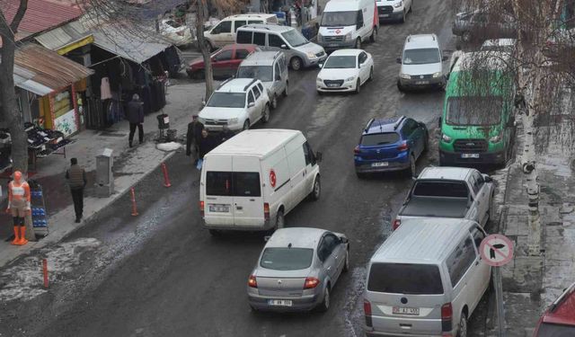 Kars'ta araç sayısı 54 bin 967'ye ulaştı, trafikte yoğunluk arttı