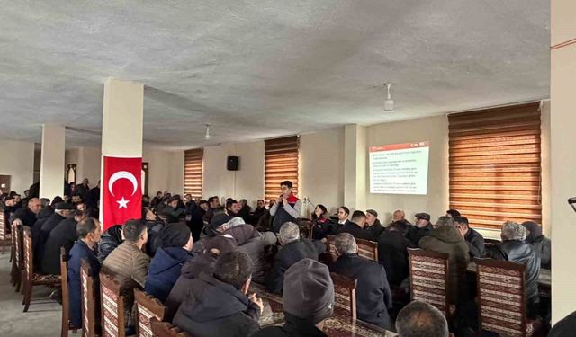 Kars'ta üreticilere bitki koruma eğitimi
