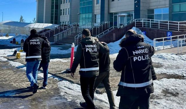 Kars'ta uyuşturucu operasyonu: 3 tutuklama