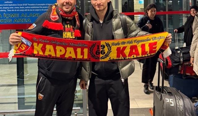 Kayserispor'un yeni golcüsü Fedor Chalov Kayseri'ye geldi