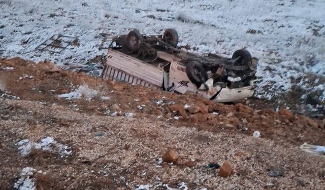 Konya'da kamyonet şarampole devrildi: 4 yaralı