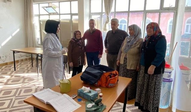 Köyde yaşayan vatandaşlara kanser taramalarının önemi anlatıldı