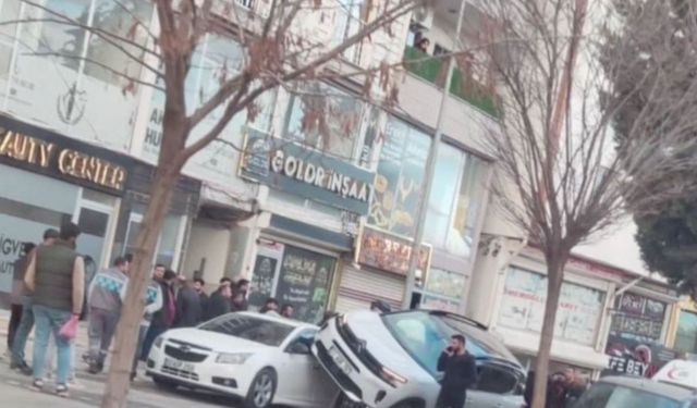 Mardin'de araç kadın öğretmene çarptı: Dehşet anları kamerada