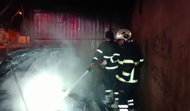Mardin'de otomobilde çıkan yangın söndürüldü