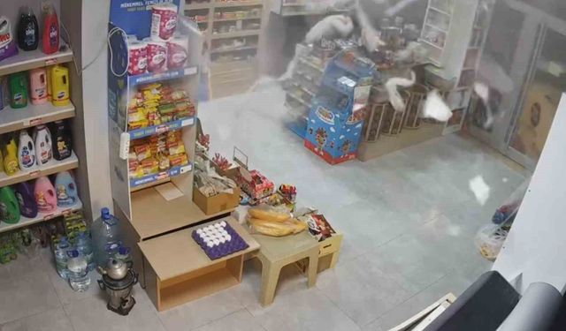 Market dolabı bomba gibi patladı: Korku dolu anlar güvenlik kamerasında
