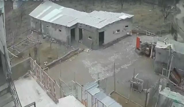 Nevşehir'de fırtına ağıl ve mandırayı vurdu: 12 koyun telef oldu